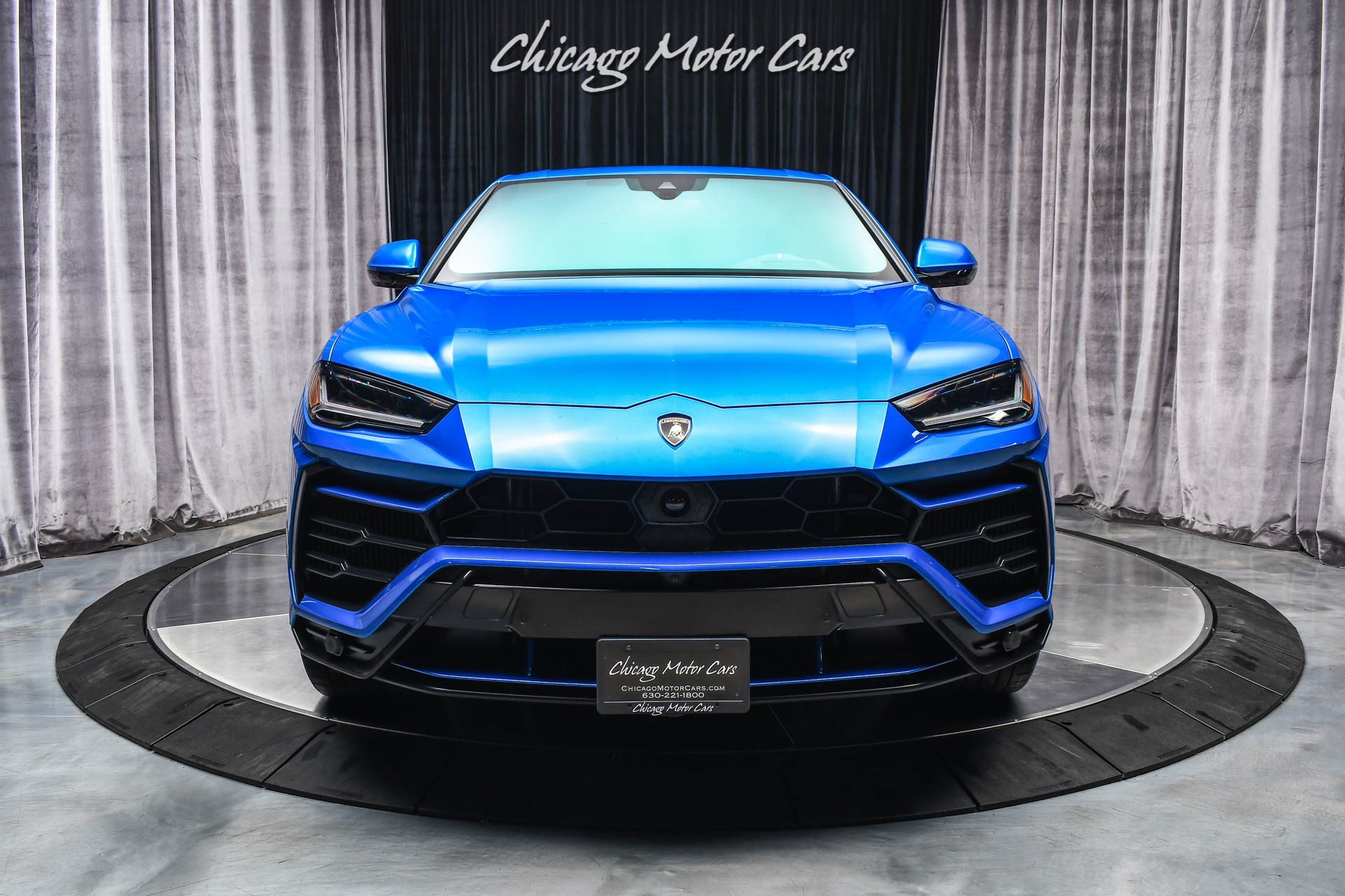 Used-2020-Lamborghini-Urus-RARE-Color-Combo-B-O-3D-Sound-Panoramic-Roof-23-Taigete-Wheels-LOADED