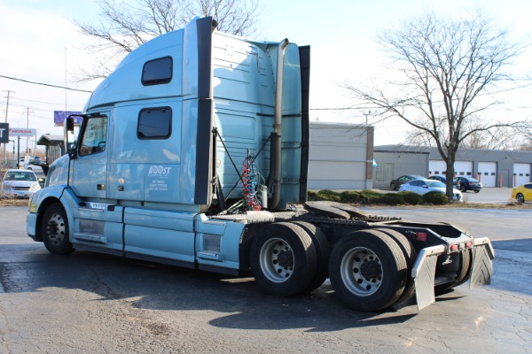 Used-2017-Volvo-VNL-Sleeper-Cab