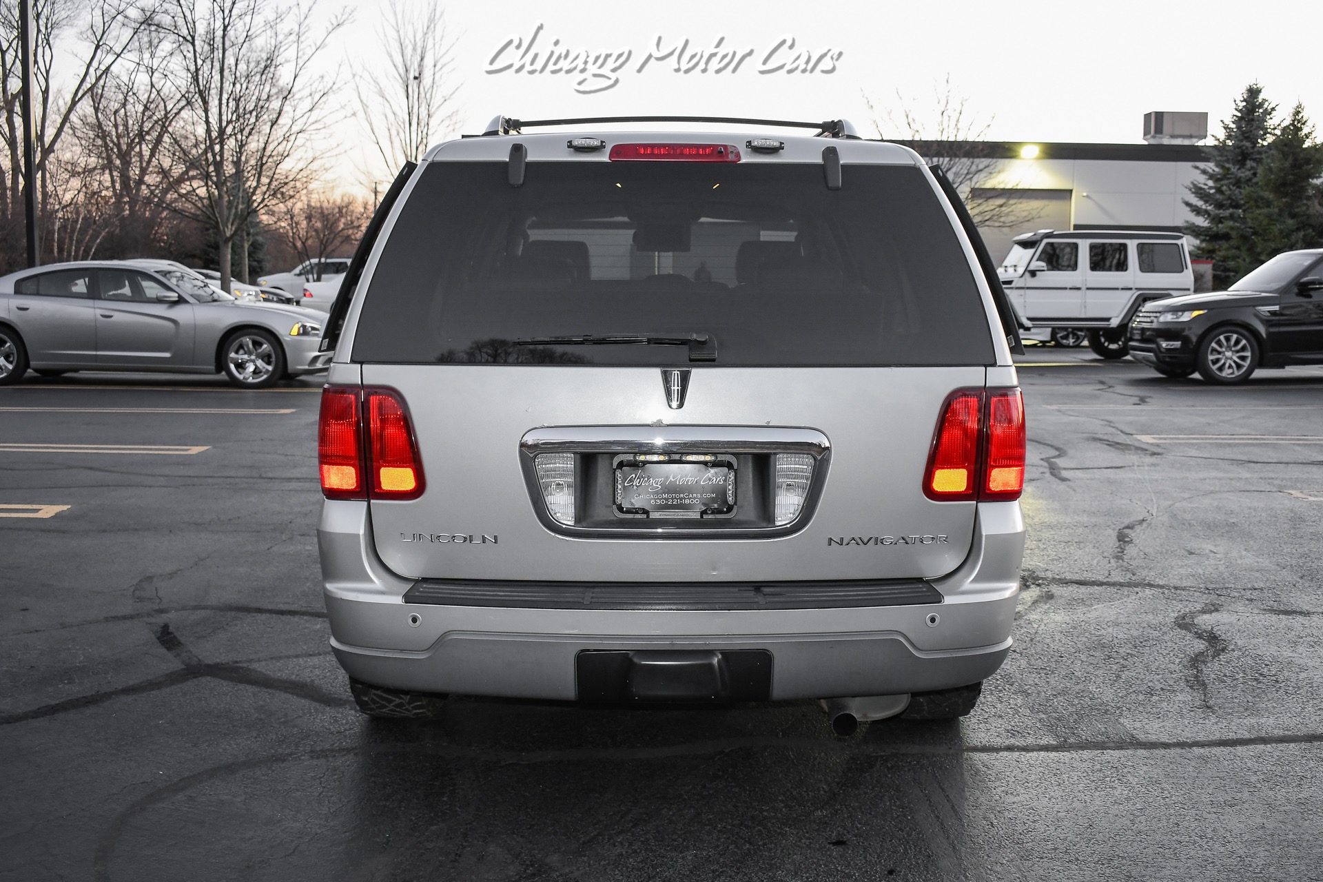 Used-2004-Lincoln-Navigator-Luxury-Rear-Entertainment-8-Passenger-Seating-Loaded