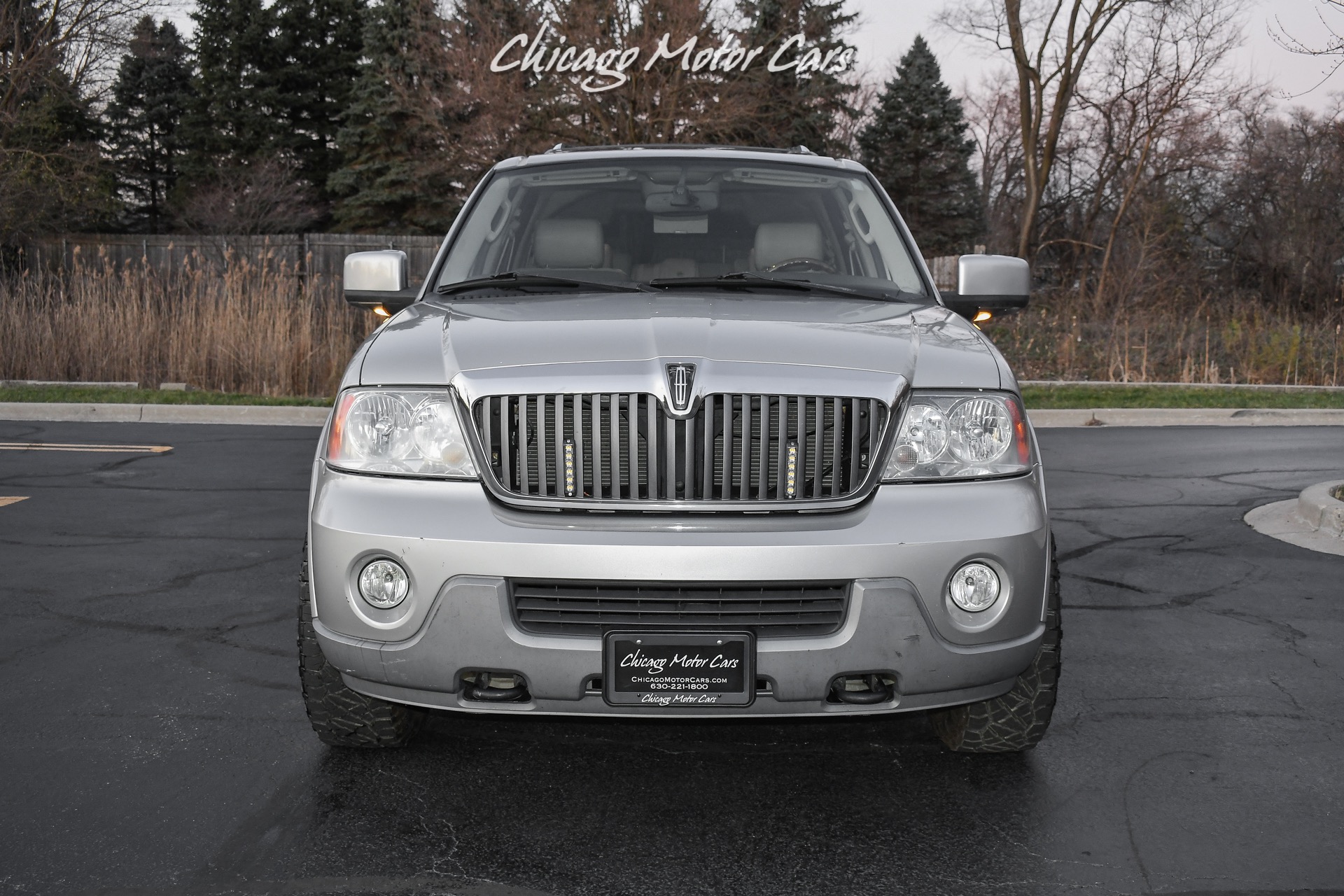 Used-2004-Lincoln-Navigator-Luxury-Rear-Entertainment-8-Passenger-Seating-Loaded