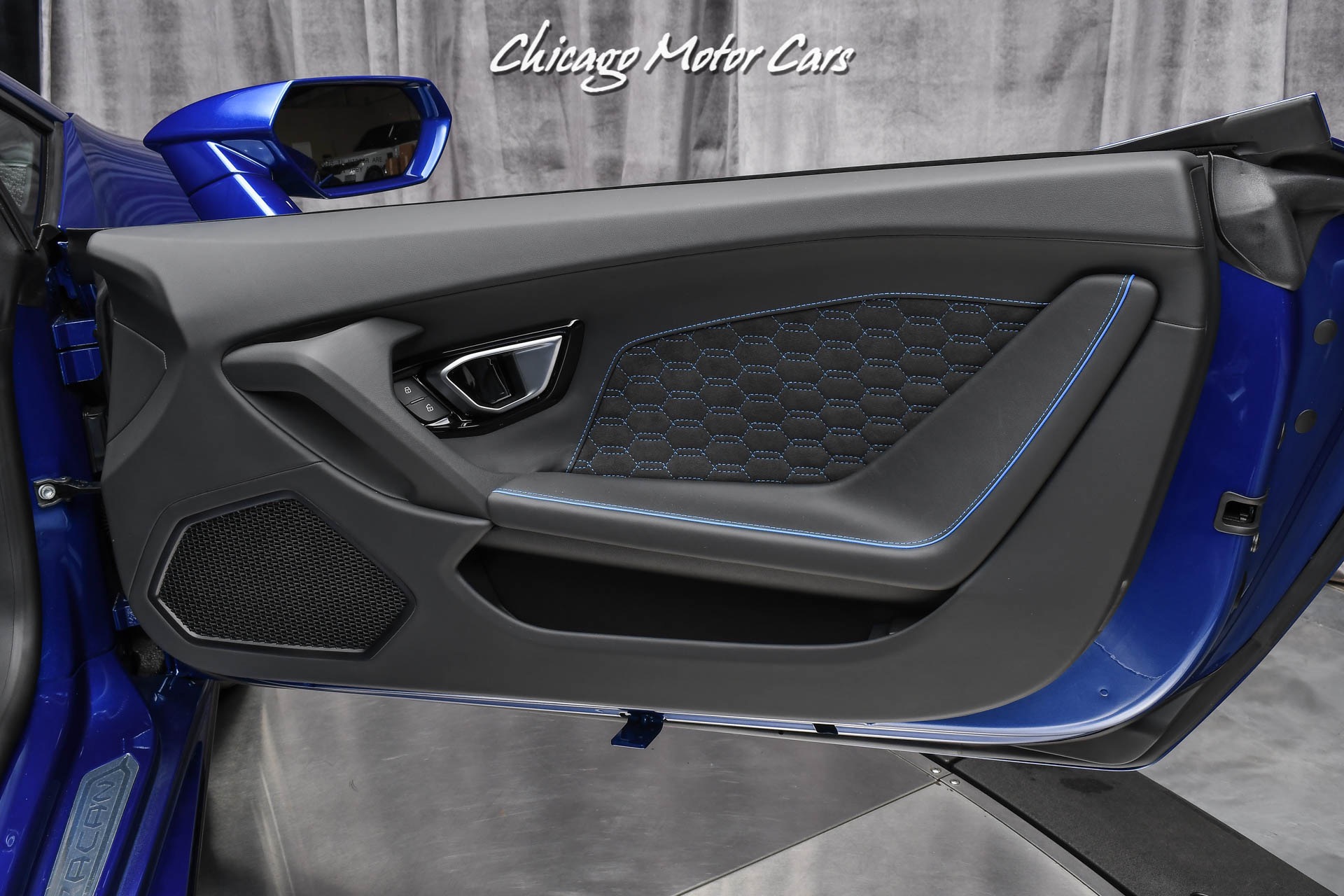 Used-2021-Lamborghini-Huracan-EVO-Spyder-Stunning-Blu-Sideris-Paint-Q-Citura-Stitching