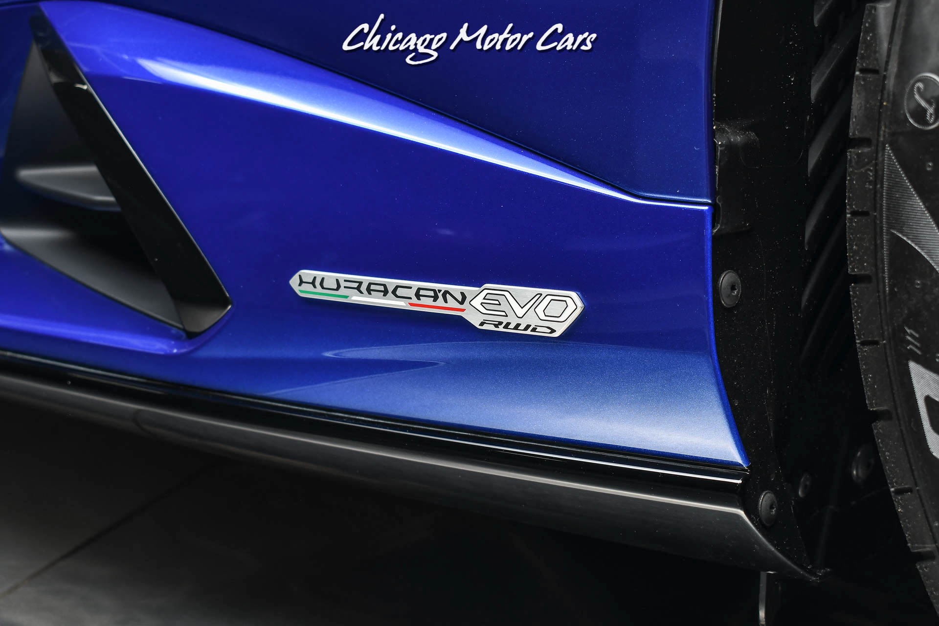 Used-2021-Lamborghini-Huracan-EVO-Spyder-Stunning-Blu-Sideris-Paint-Q-Citura-Stitching