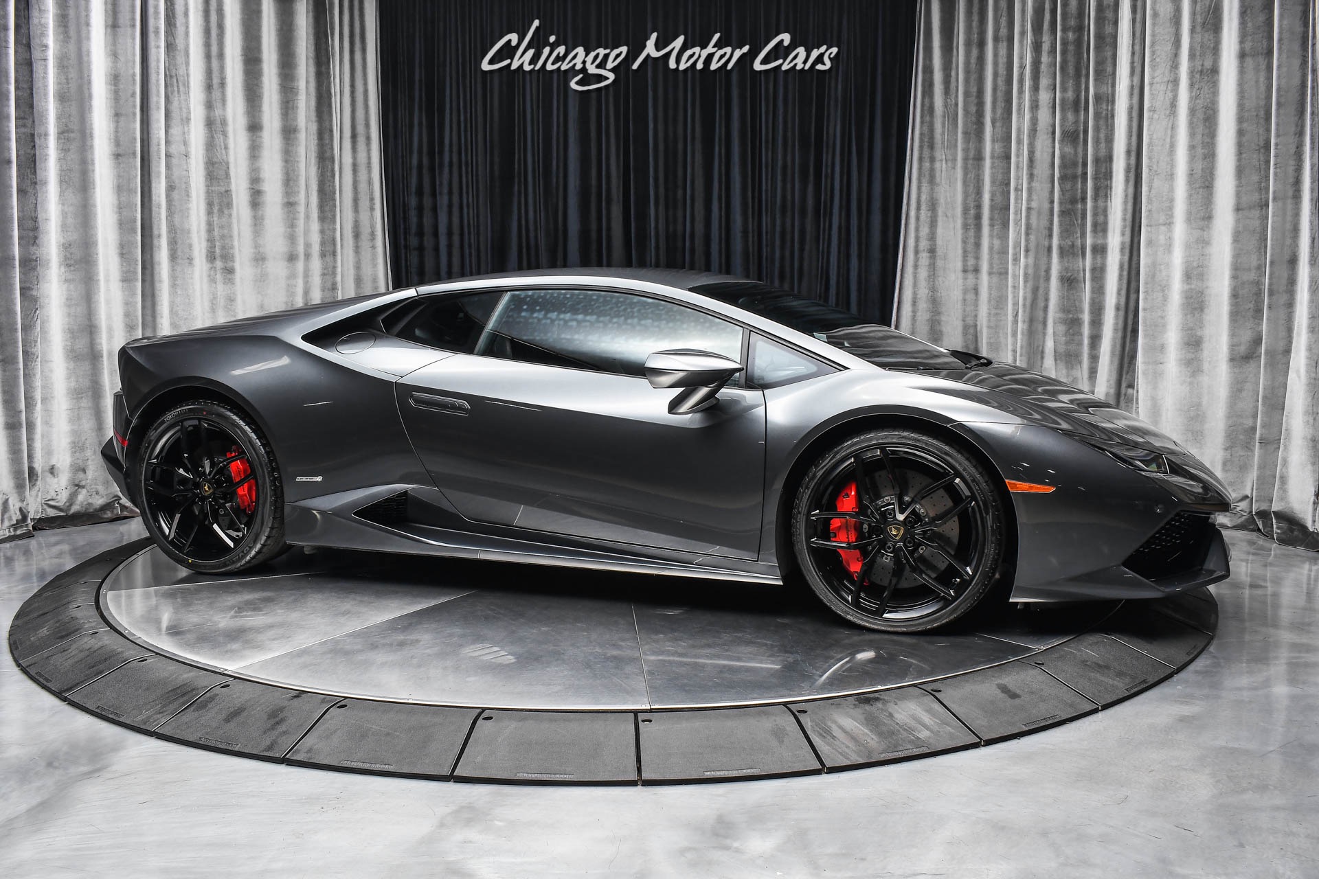 Used-2015-Lamborghini-Huracan-LP610-4-Coupe-Sport-Exhaust-Carbon-Ceramic-Brakes-Lift-System