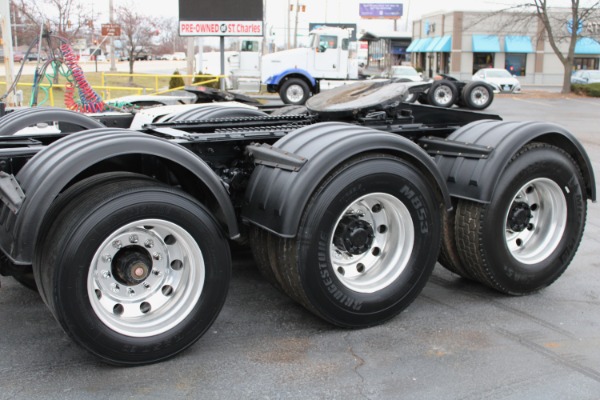 Used-2009-Kenworth-T800-Day-Cab-Tri-Axle---Cummins-ISX15---485HP---18-Speed-Manual