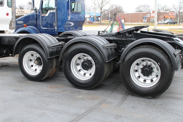 Used-2009-Kenworth-T800-Day-Cab-Tri-Axle---Cummins-ISX15---485HP---18-Speed-Manual