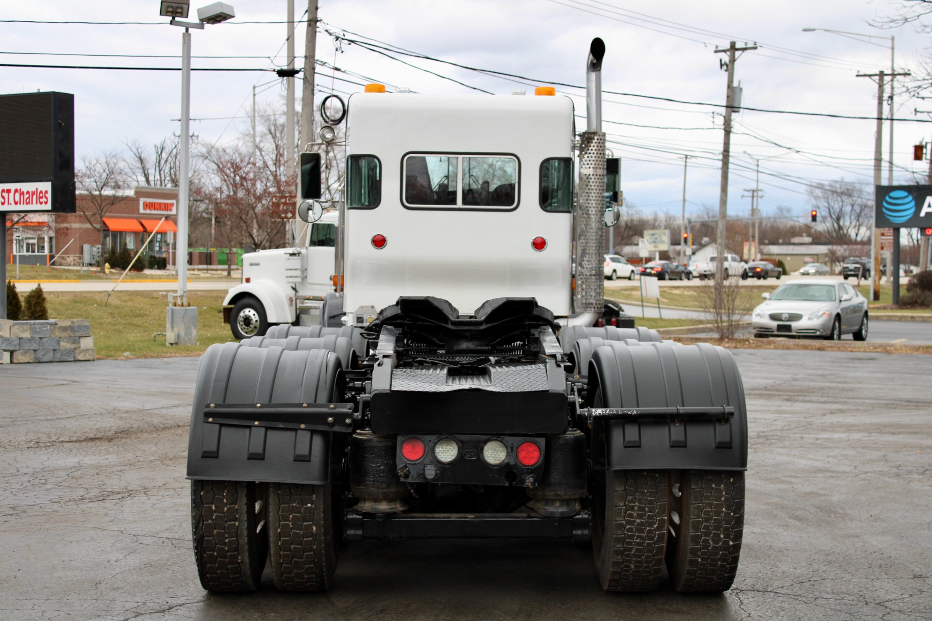 Used-2009-Kenworth-T800-Day-Cab-Tri-Axle---Cummins-ISX15---485HP---18-Speed-Manual