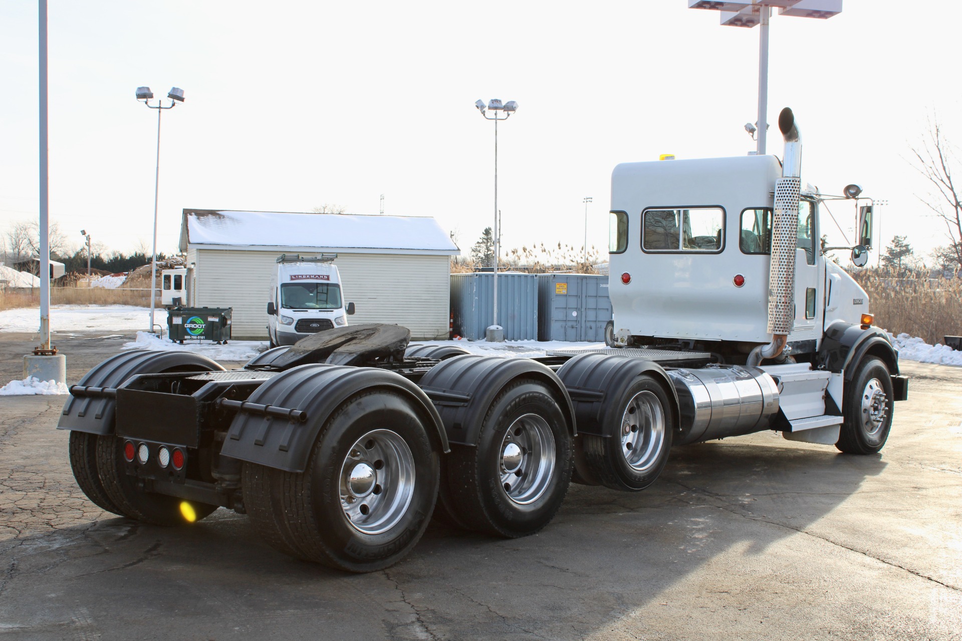 Used-2009-Kenworth-T800-Day-Cab-Tri-Axle---Cummins-ISX15---450HP---18-Speed-Manual