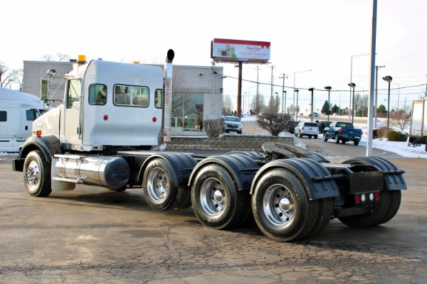 Used-2009-Kenworth-T800-Day-Cab-Tri-Axle---Cummins-ISX15---450HP---18-Speed-Manual