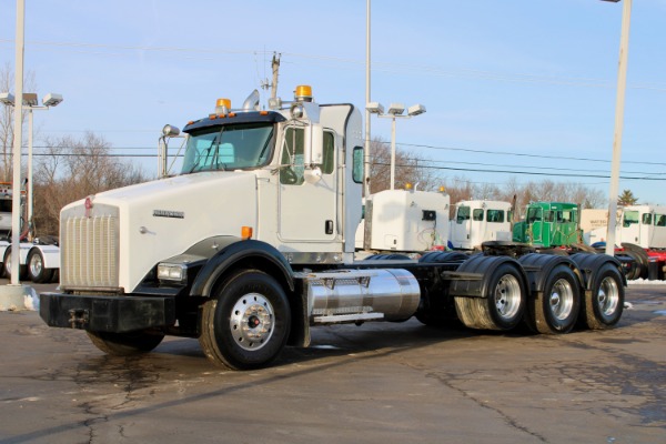 Used 2009 Kenworth T800 Day Cab Tri-Axle - Cummins ISX15 - 450HP - 18 Speed Manual for sale Sold at Chicago Motor Cars in West Chicago IL 60185 1