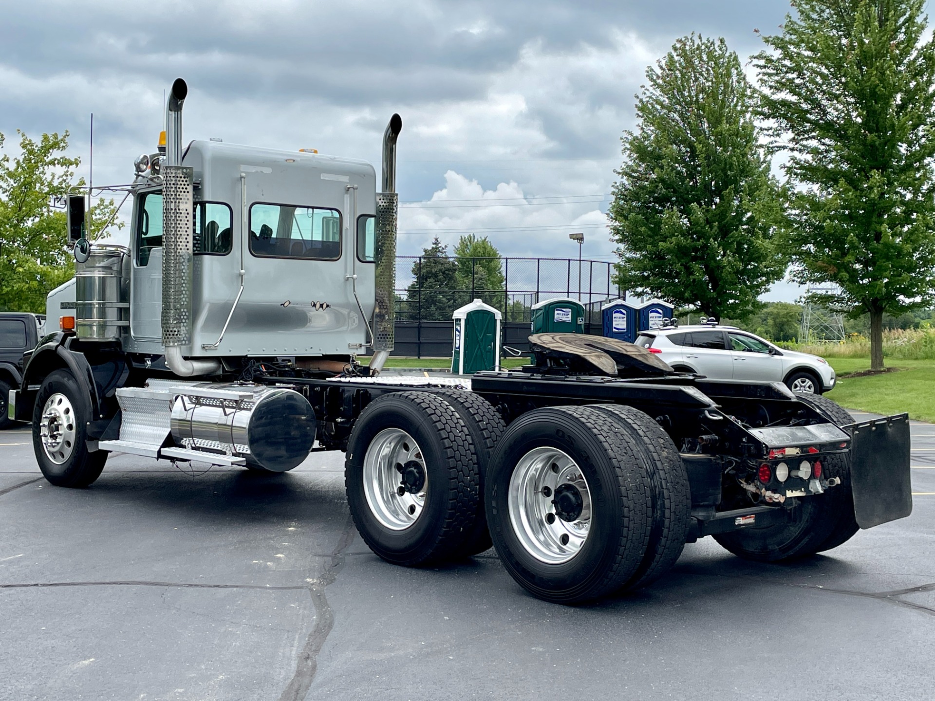 Used-2013-Kenworth-T800-Day-Cab---Cummins-ISX15---500hp---18-Speed---HaulMaxx-Susp