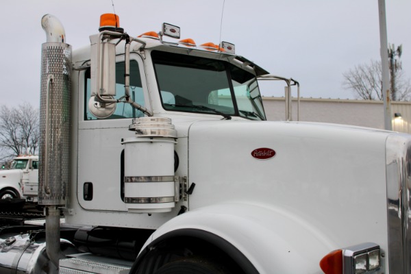 Used-2010-Peterbilt-367-Day-Cab---Cat-C15-ACERT-525HP---18-Speed-Manual