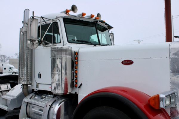 Used-2001-Peterbilt-379-Day-Cab---Cat-C15-6NZ-550HP---18-Speed-Manual