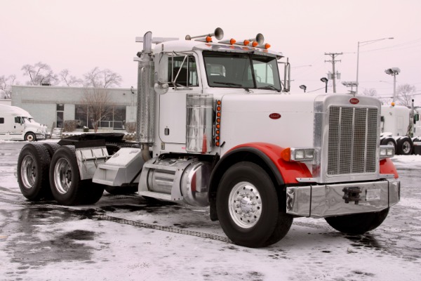 Used 2001 Peterbilt 379 Day Cab - Cat C15 6NZ-550HP - 18 Speed Manual for sale Sold at Chicago Motor Cars in West Chicago IL 60185 3