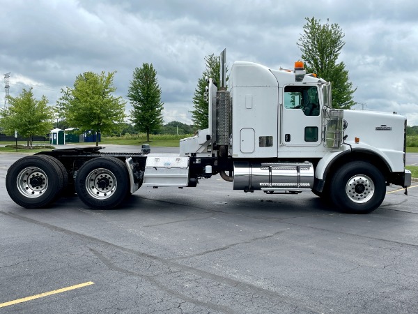 Used 2007 Kenworth T800 Sleeper - CAT C15 - 625 HP - 18 Speed Manual for sale Sold at Chicago Motor Cars in West Chicago IL 60185 4
