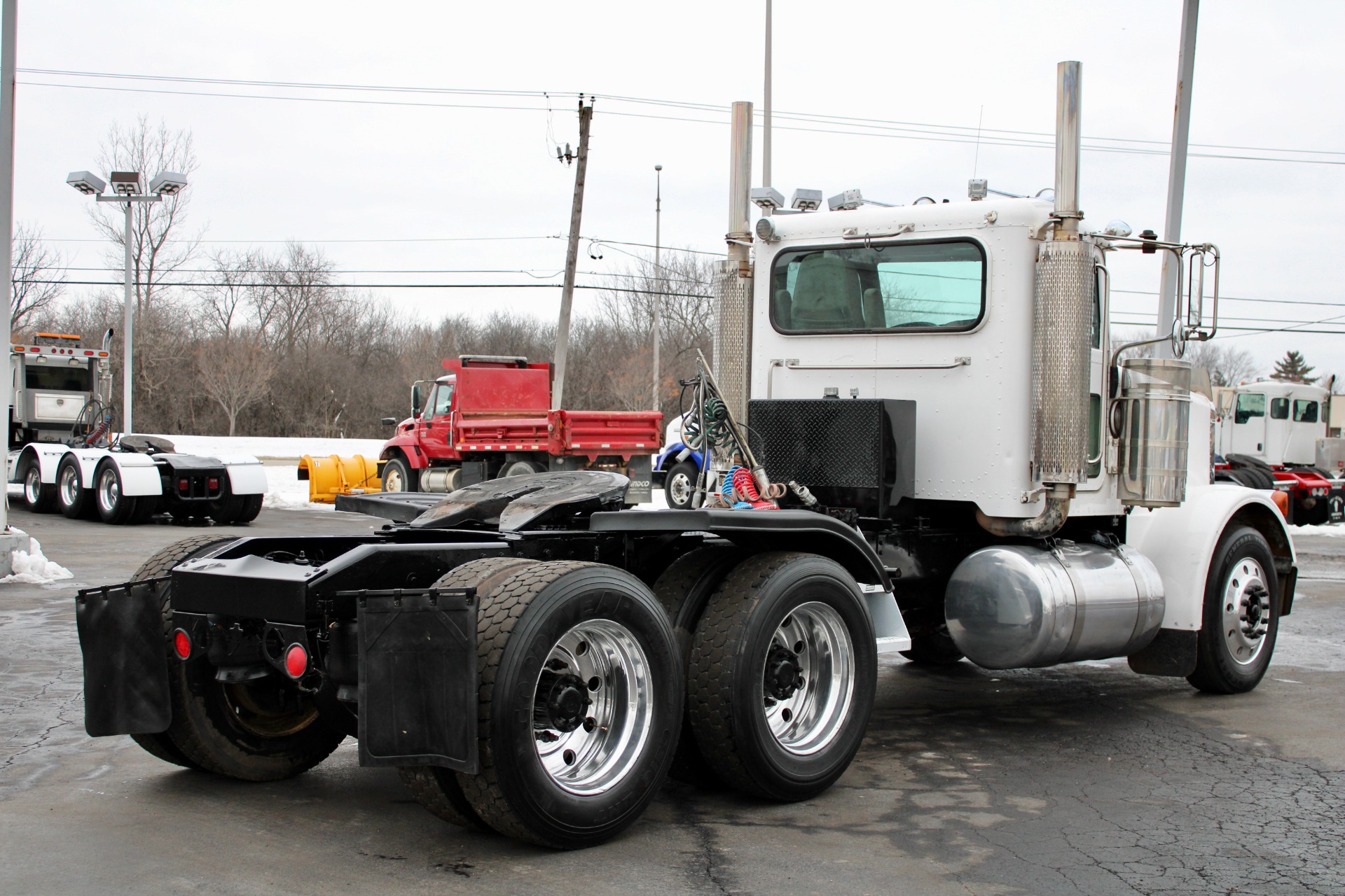 Used-2007-Peterbilt-378-Day-Cab---Cummins-ISX15---10-Speed---Wet-Kit