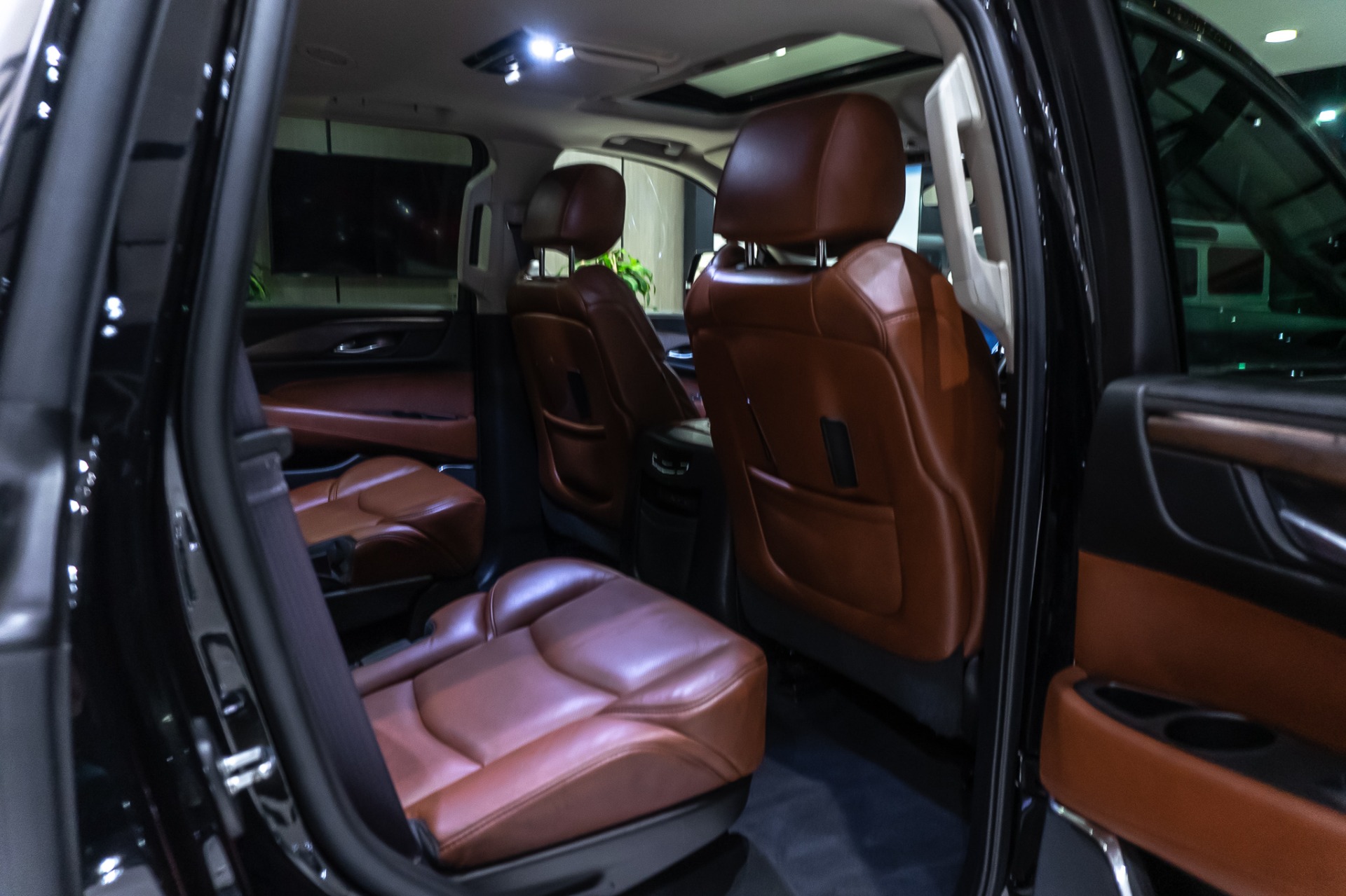 Used-2017-Cadillac-Escalade-Premium-Luxury-4WD-HEADS-UP-DISPLAY-LANE-KEEP-ASSISTREAR-DVD