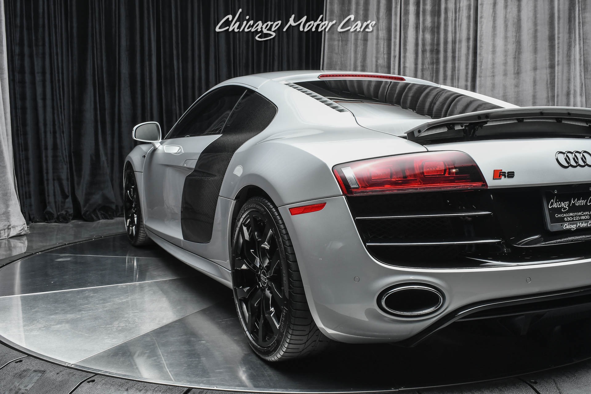 Used-2010-Audi-R8-52-V10-quattro-168kMSRP-Carbon-Fiber-R-Tronic