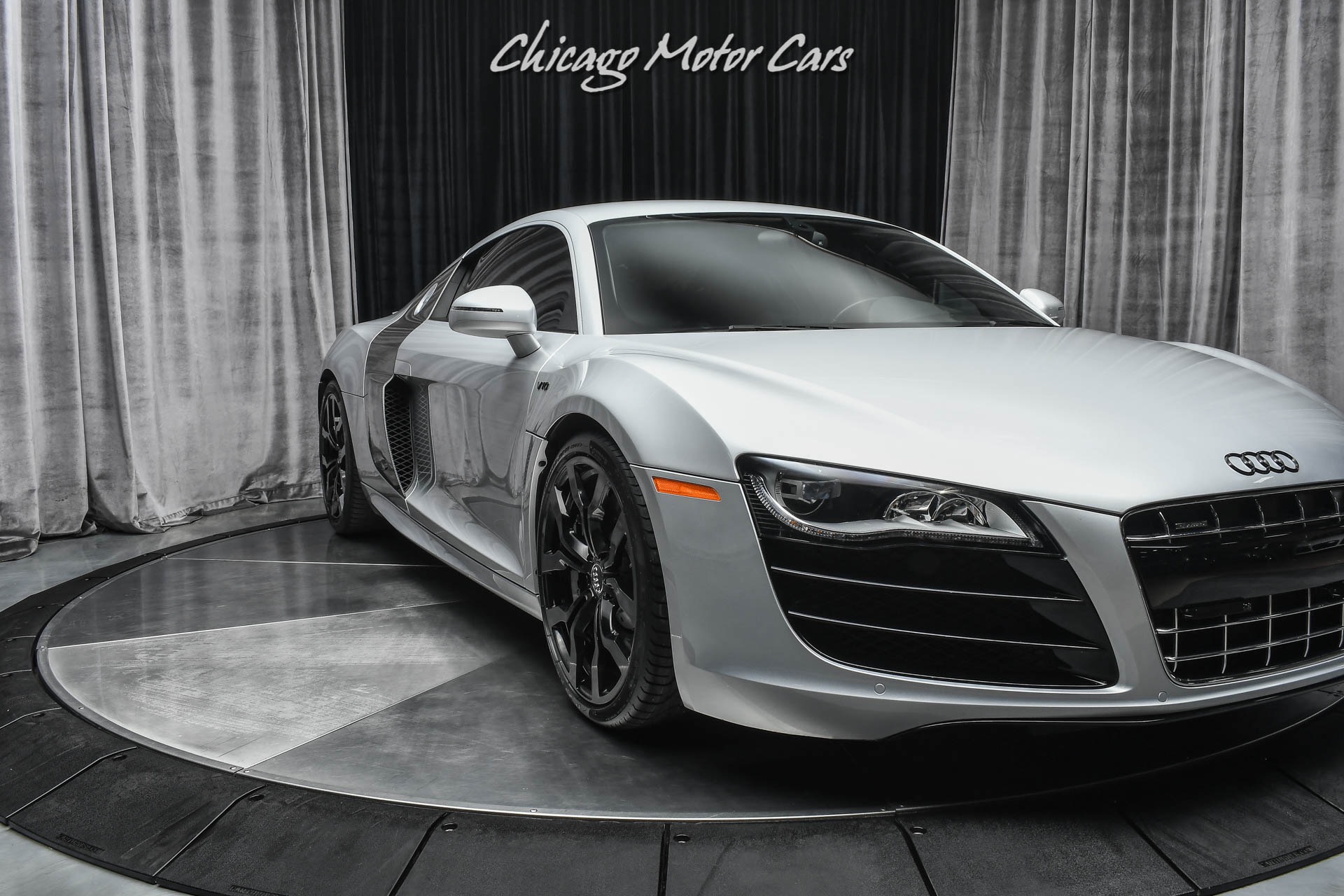 Used-2010-Audi-R8-52-V10-quattro-168kMSRP-Carbon-Fiber-R-Tronic