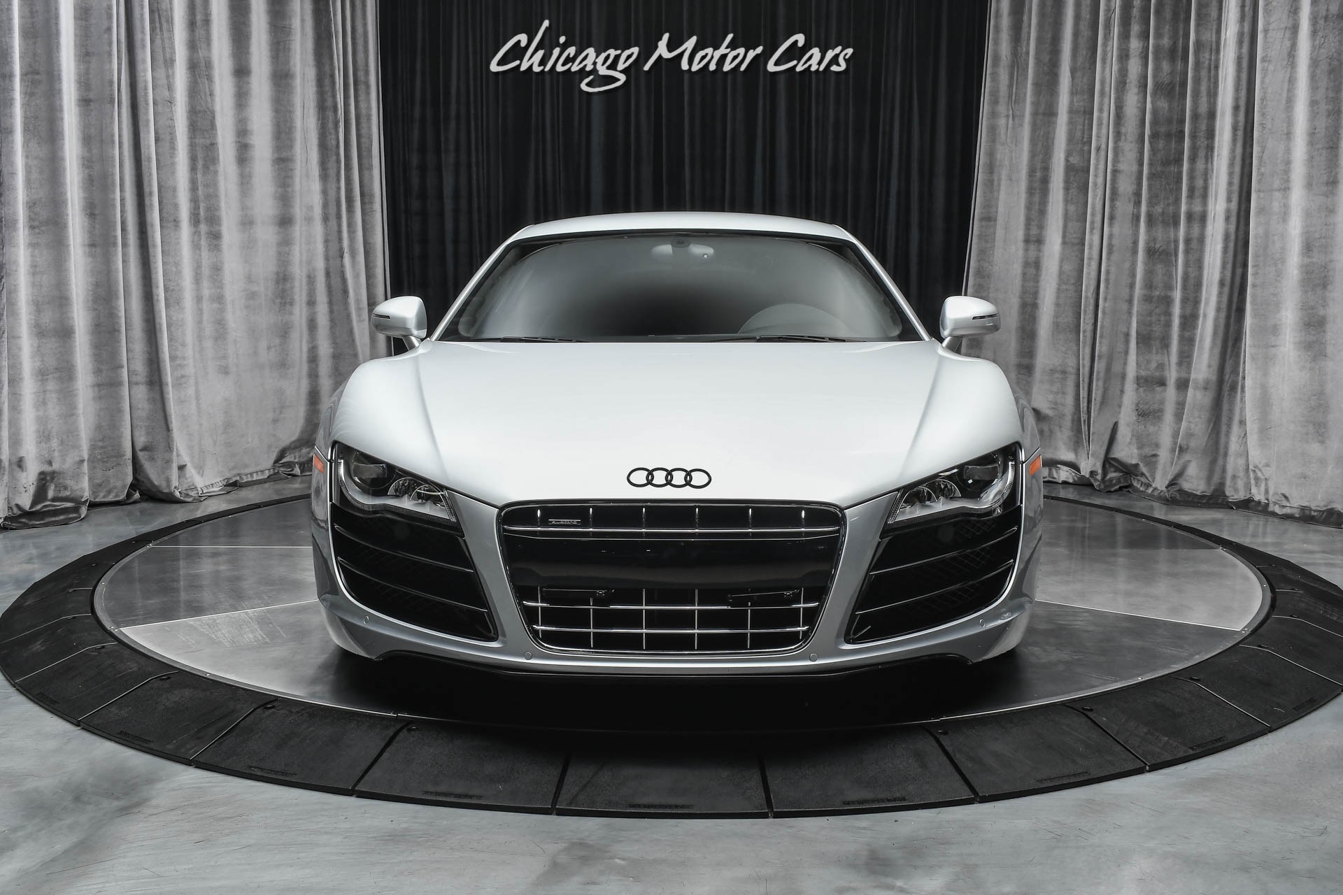 Used-2010-Audi-R8-52-V10-quattro-168kMSRP-Carbon-Fiber-R-Tronic