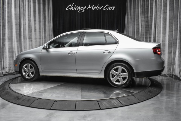 Used 2009 Volkswagen Jetta SE for sale Sold at Chicago Motor Cars in West Chicago IL 60185 3