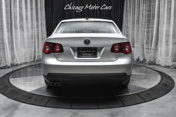 Used 2009 Volkswagen Jetta SE for sale Sold at Chicago Motor Cars in West Chicago IL 60185 4