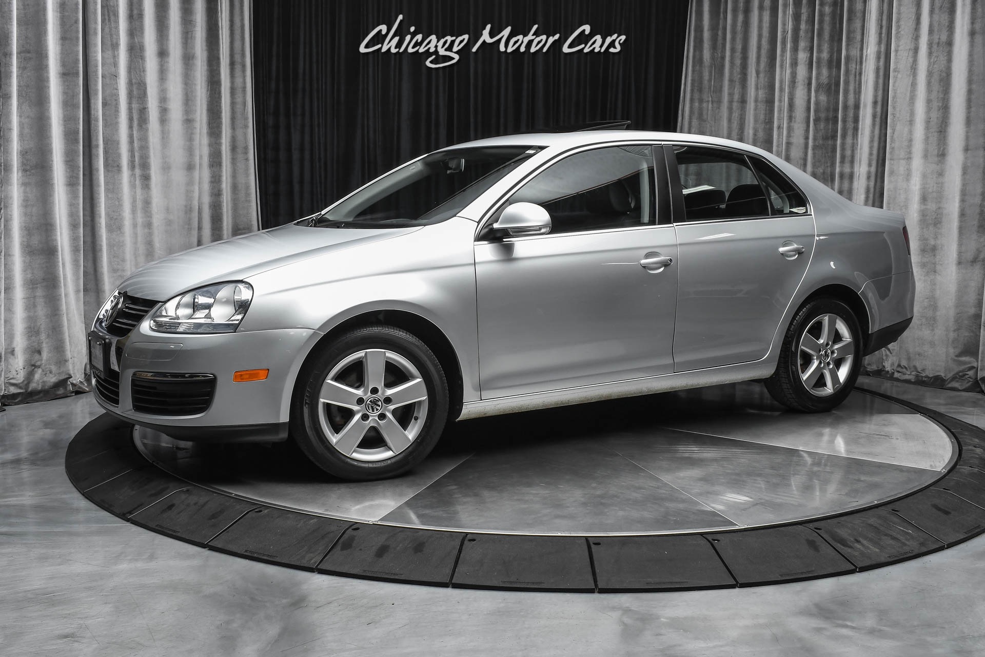 Used 2009 Volkswagen Jetta SE for sale Sold at Chicago Motor Cars in West Chicago IL 60185 1