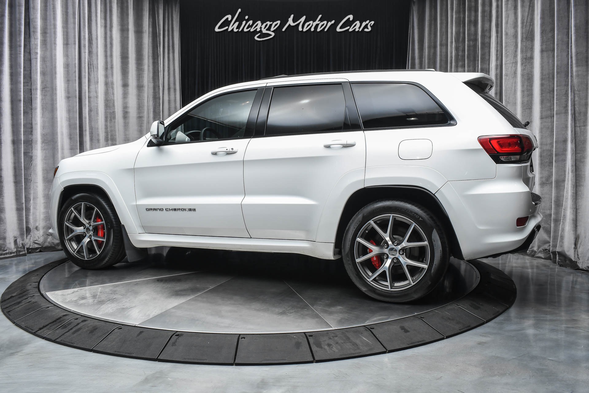Used-2016-Jeep-Grand-Cherokee-SRT-SUV-Only-30k-Miles-LOADED-LAGUNA-LEATHER-Rear-Entertainment