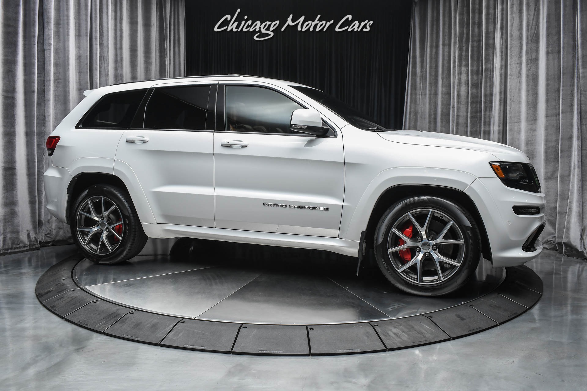 Used-2016-Jeep-Grand-Cherokee-SRT-SUV-Only-30k-Miles-LOADED-LAGUNA-LEATHER-Rear-Entertainment