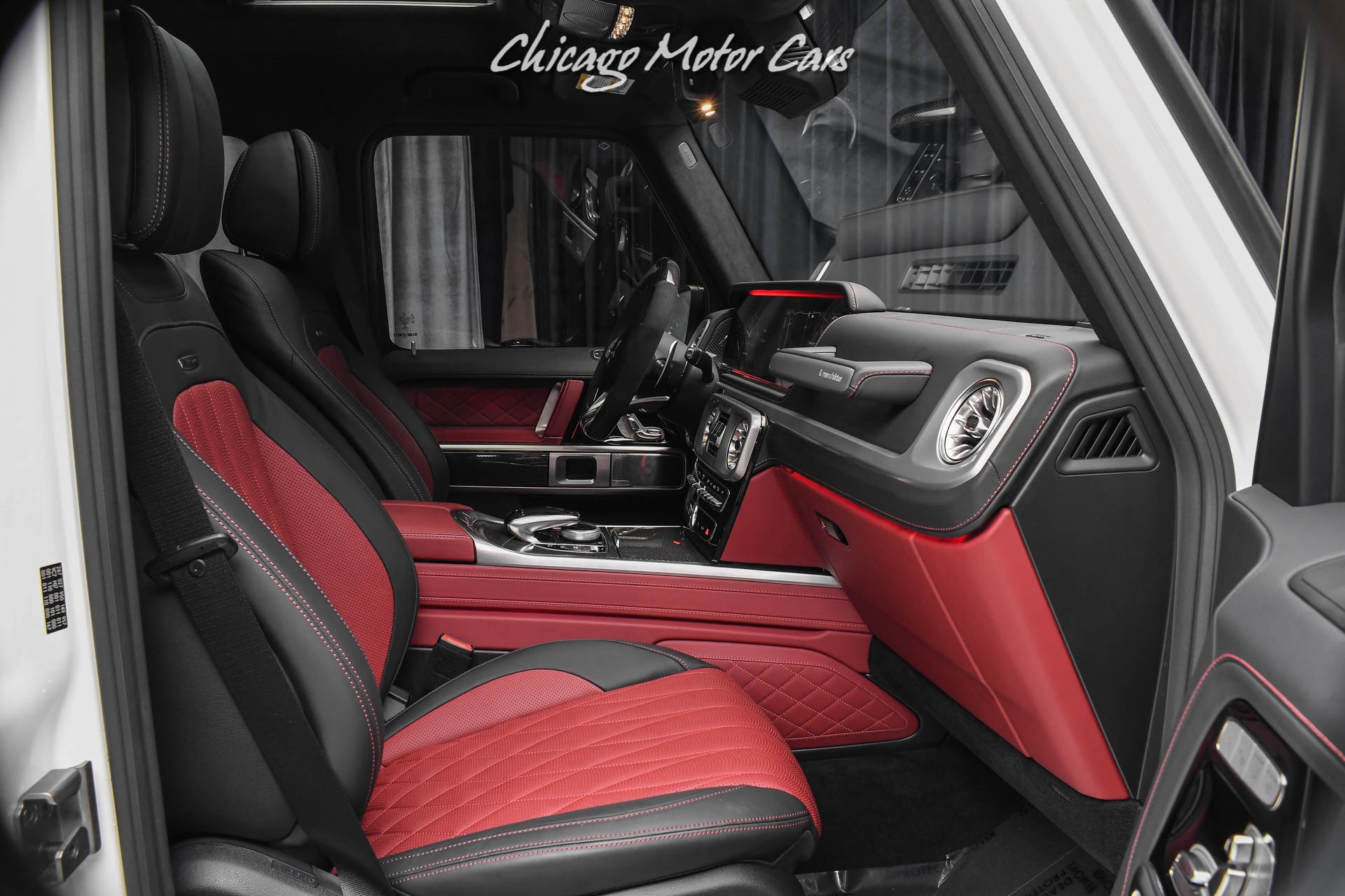 Used-2020-Mercedes-Benz-G63-AMG-G63-G-Manufaktur-Interior-Package-HOT-White-on-Red-Carbon-Fiber