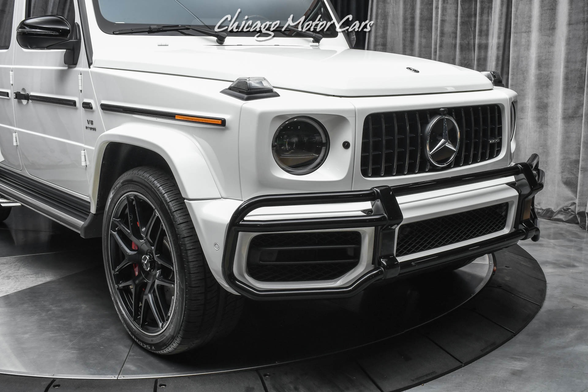 Used-2020-Mercedes-Benz-G63-AMG-G63-G-Manufaktur-Interior-Package-HOT-White-on-Red-Carbon-Fiber