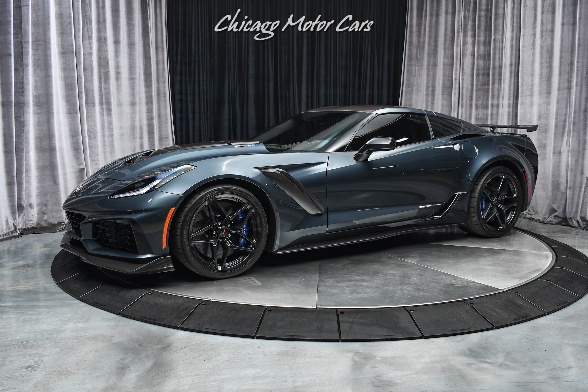 Used-2019-Chevrolet-Corvette-ZR1-RARE-7-SPEED-MANUAL-COMPETITION-SEATS