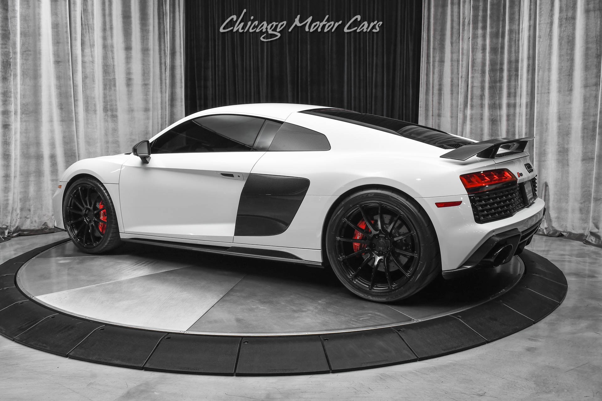 Used-2020-Audi-R8-52-quattro-V10-performance-Only-3K-Miles-Carbon-Fiber-Upgrades-LOADED