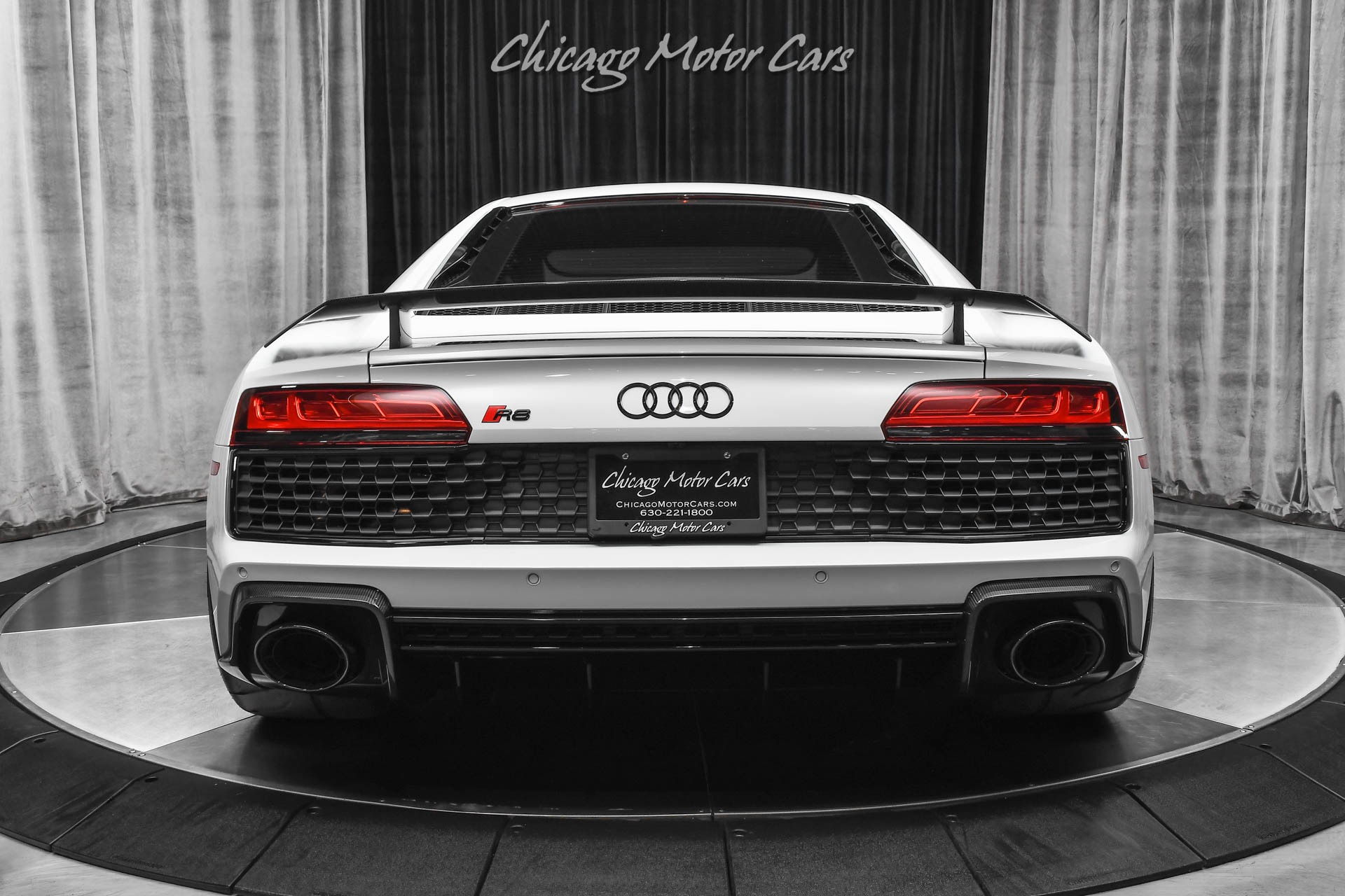 Used-2020-Audi-R8-52-quattro-V10-performance-Only-3K-Miles-Carbon-Fiber-Upgrades-LOADED