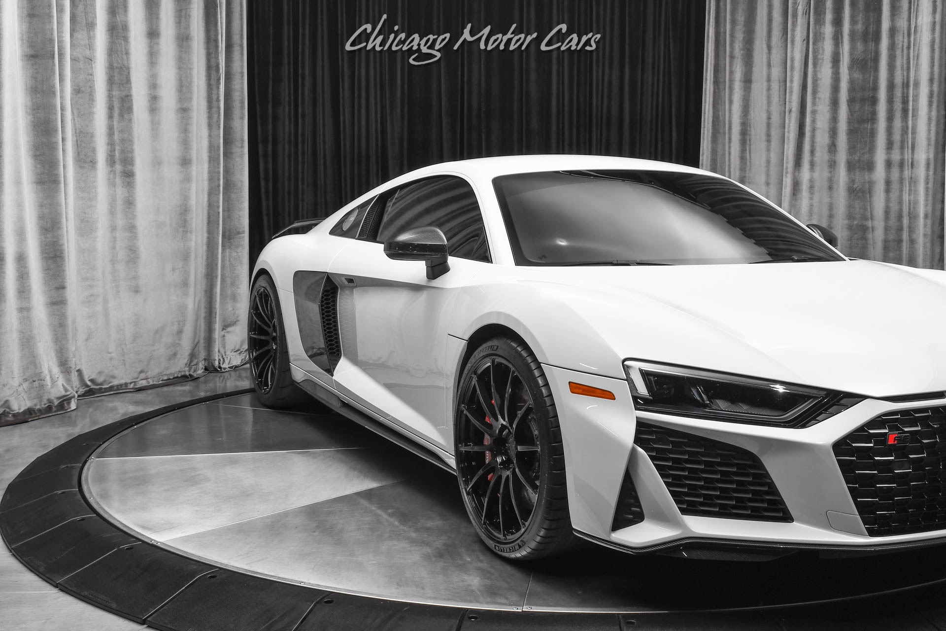 Used-2020-Audi-R8-52-quattro-V10-performance-Only-3K-Miles-Carbon-Fiber-Upgrades-LOADED