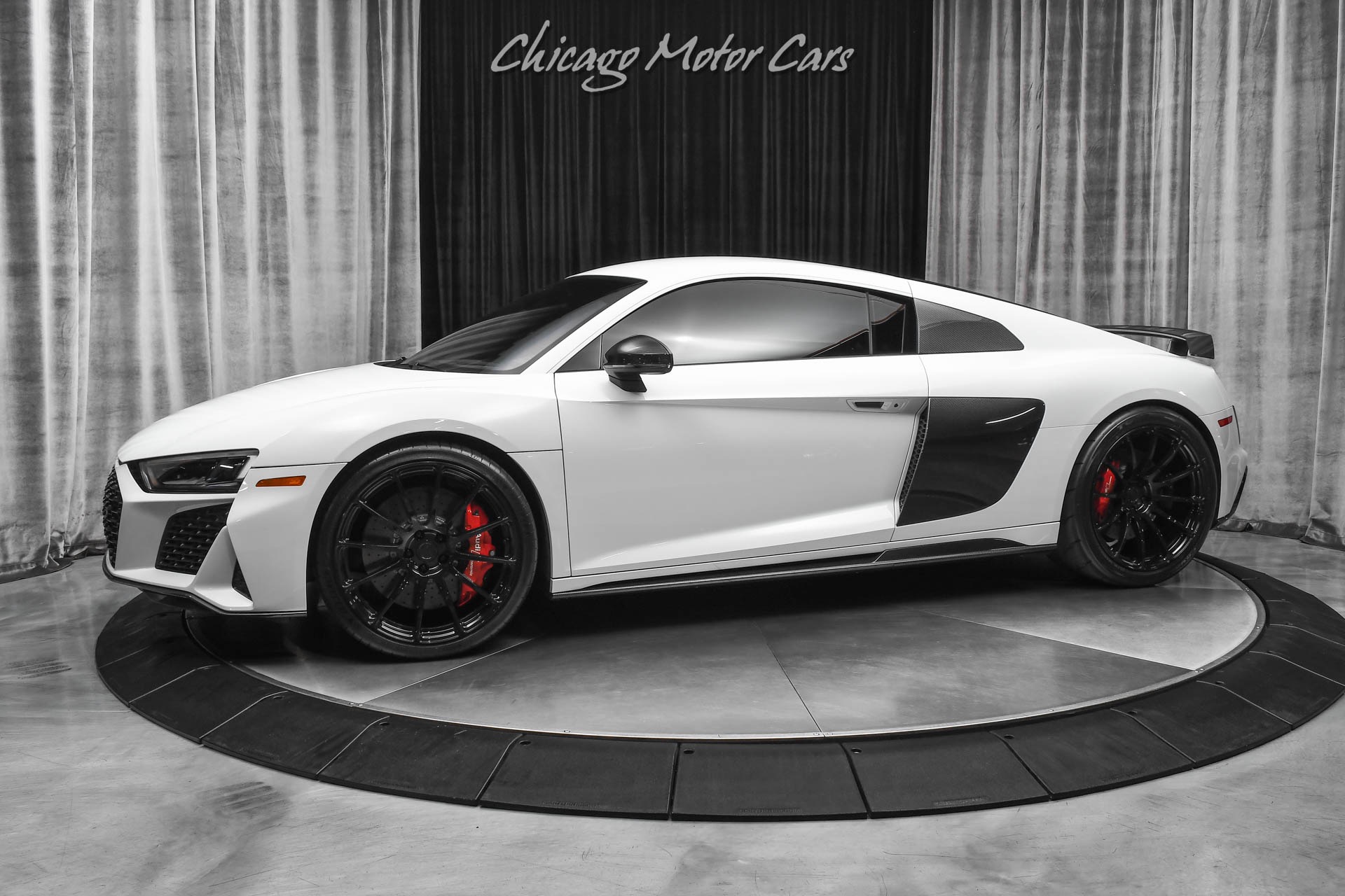 Used-2020-Audi-R8-52-quattro-V10-performance-Only-3K-Miles-Carbon-Fiber-Upgrades-LOADED