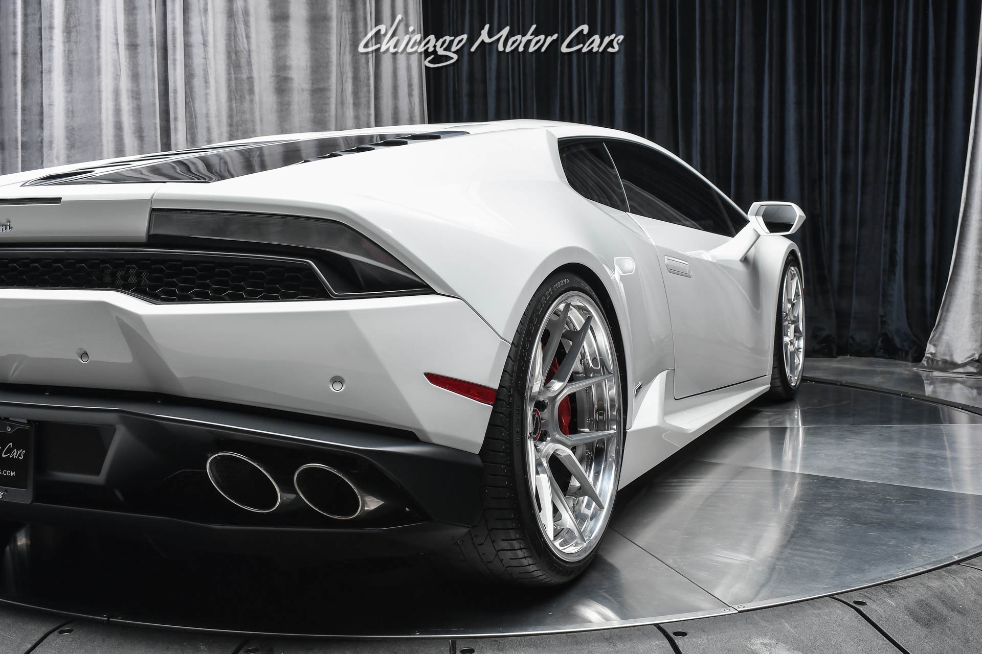Used-2015-Lamborghini-Huracan-LP610-4-Coupe-Amazing-Spec-Upgrades-Serviced-Perfect