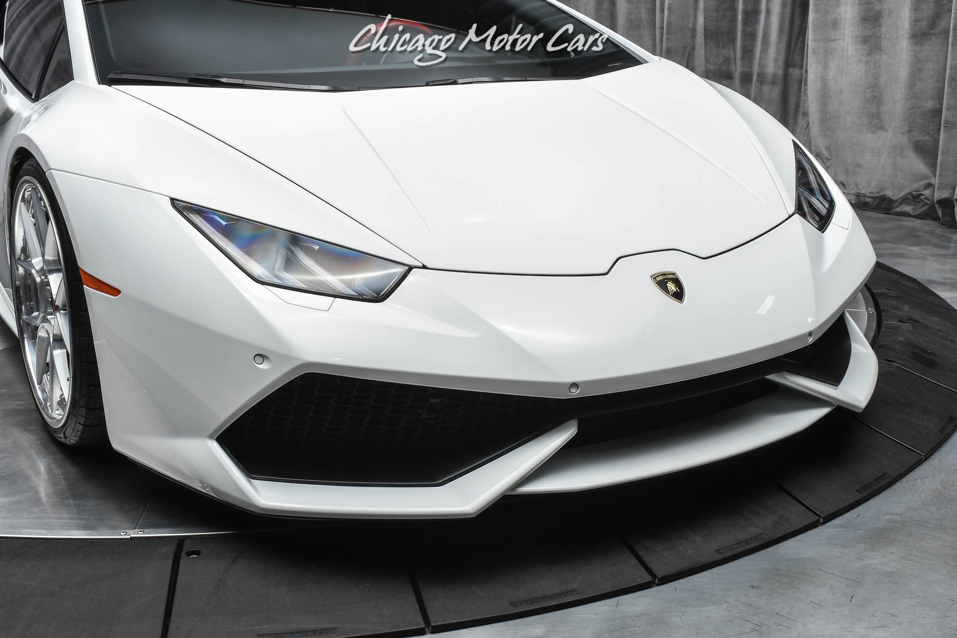 Used-2015-Lamborghini-Huracan-LP610-4-Coupe-Amazing-Spec-Upgrades-Serviced-Perfect