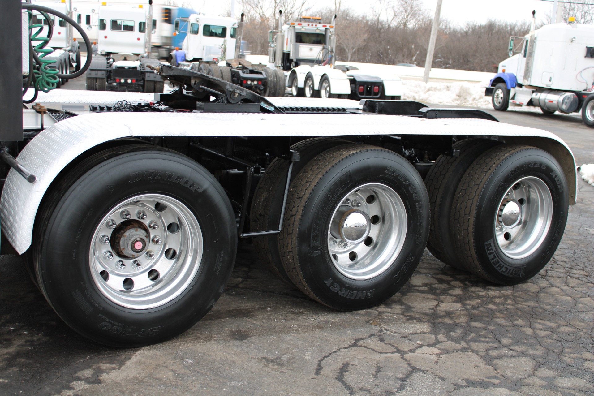 Used-2005-Kenworth-W900-Sleeper-Cab---Tri-Axle---CAT-C15---18-Spd