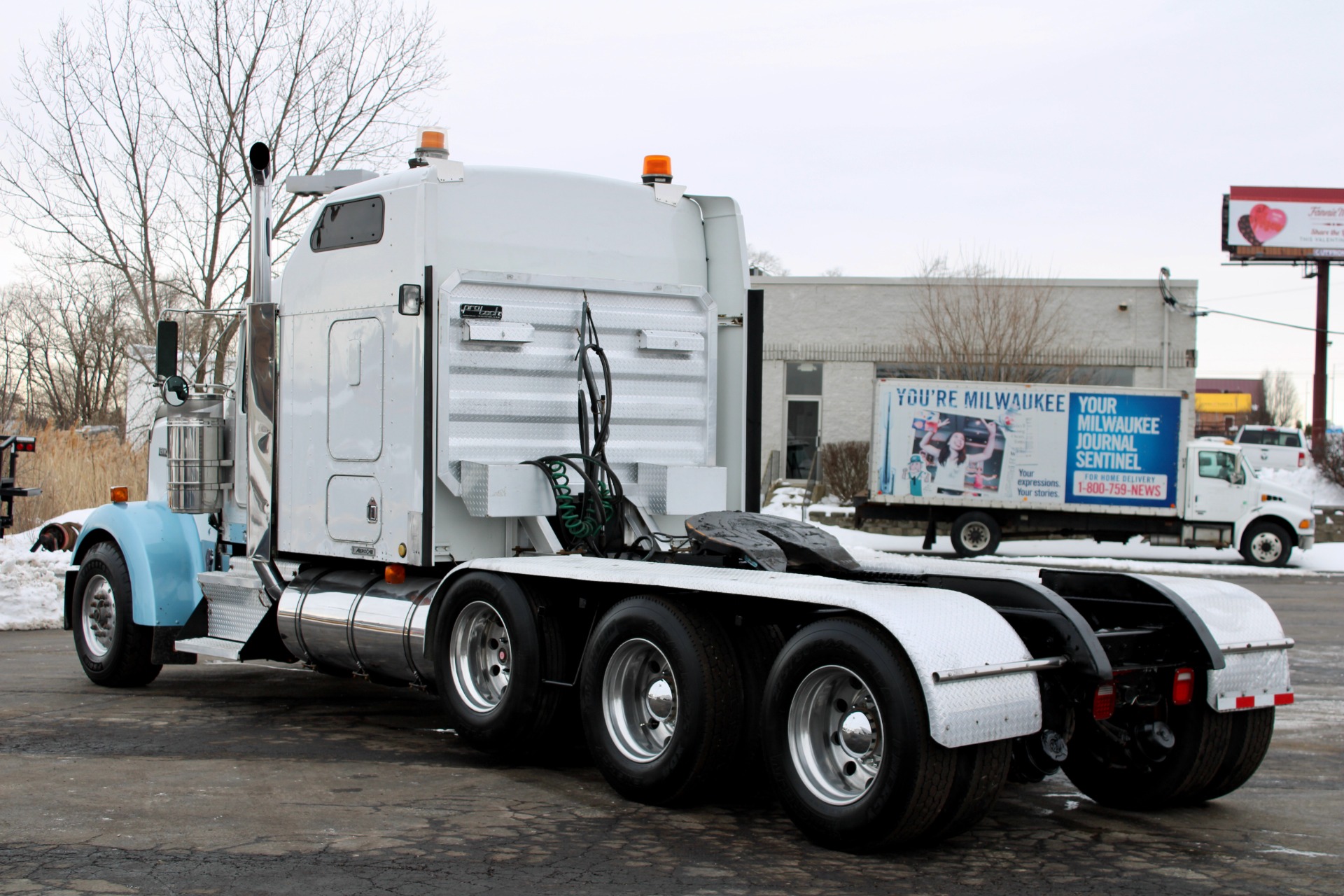 Used-2005-Kenworth-W900-Sleeper-Cab---Tri-Axle---CAT-C15---18-Spd