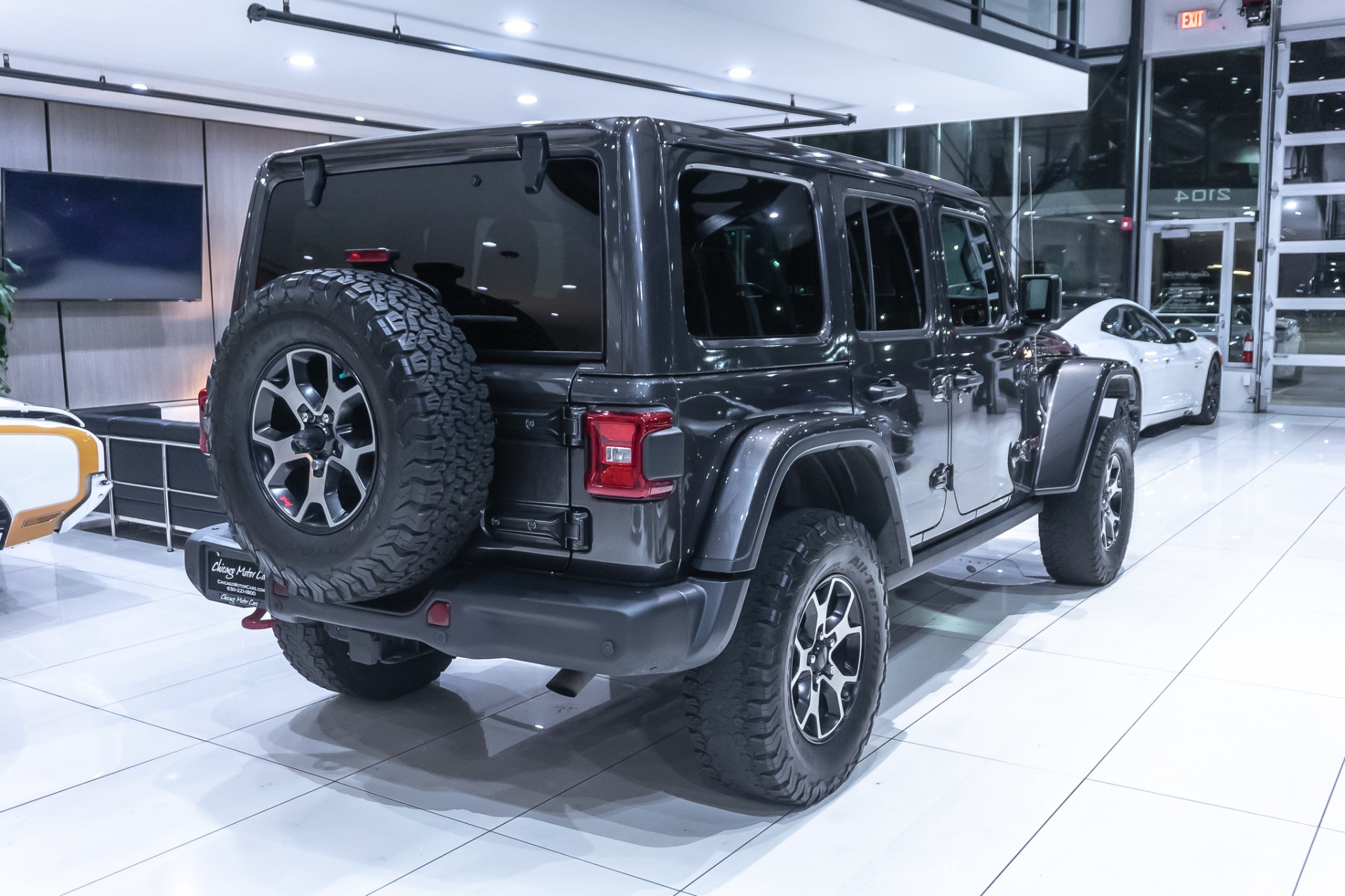 Used-2018-Jeep-Wrangler-Unlimited-Rubicon-V6-4X4-LED-Lighting-Package-Body-Color-Hard-Top-New-Tires