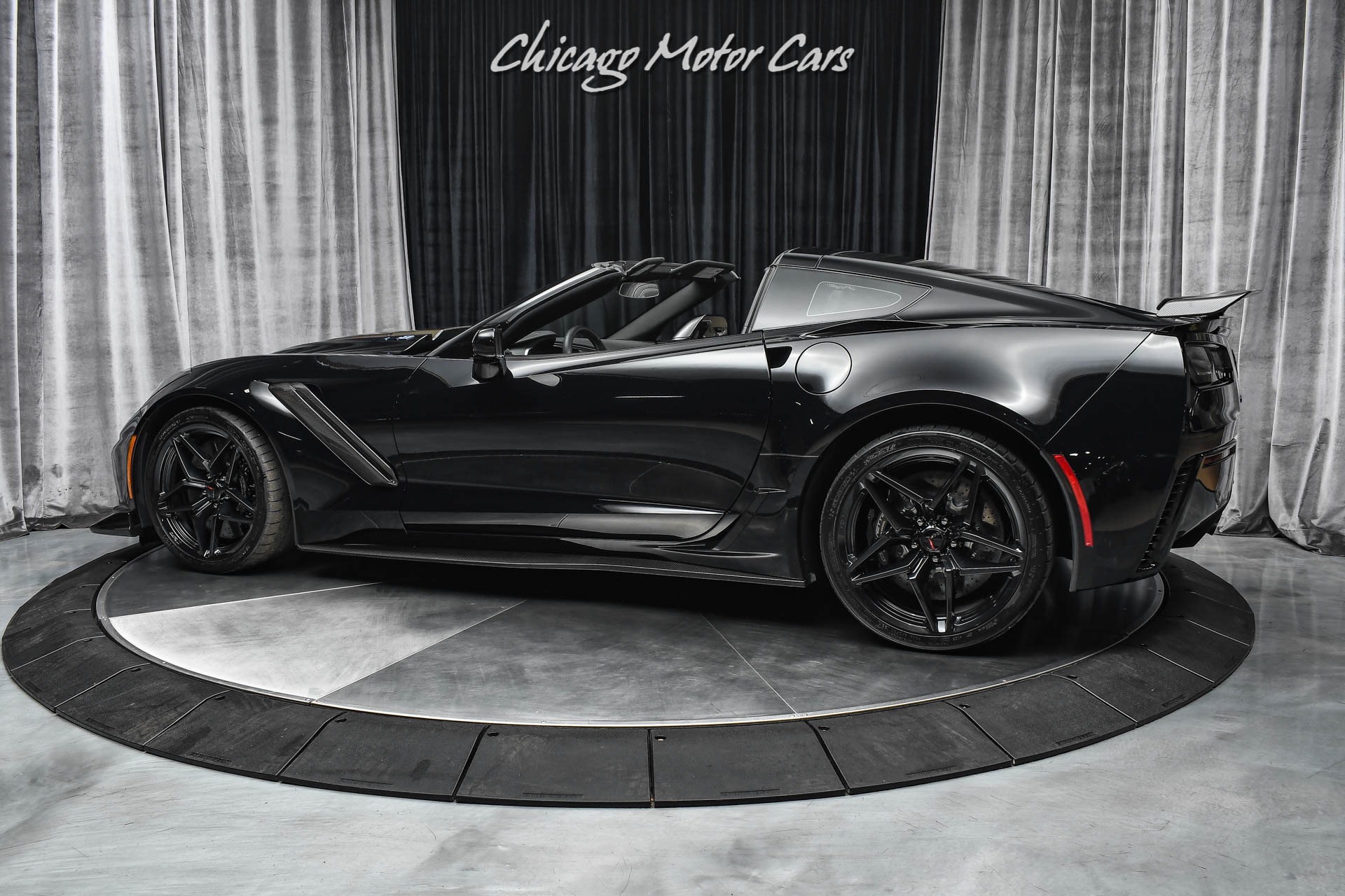 Used-2019-Chevrolet-Corvette-ZR1-ONLY-1500-Miles-Triple-Black-Loaded