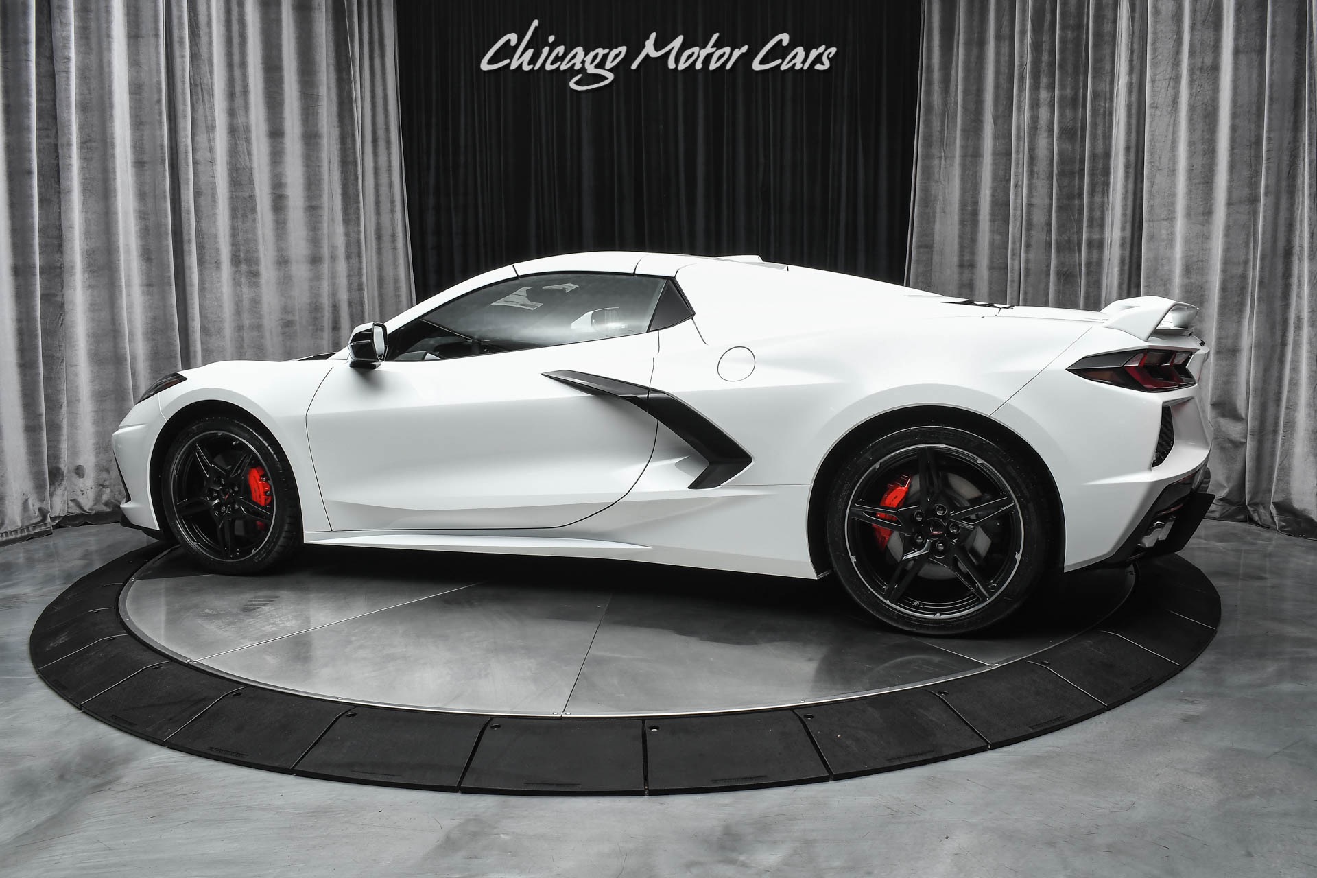 Used-2021-Chevrolet-Corvette-Stingray-Z51-Convertible-Gorgeous-White-on-Red-Z51-Package