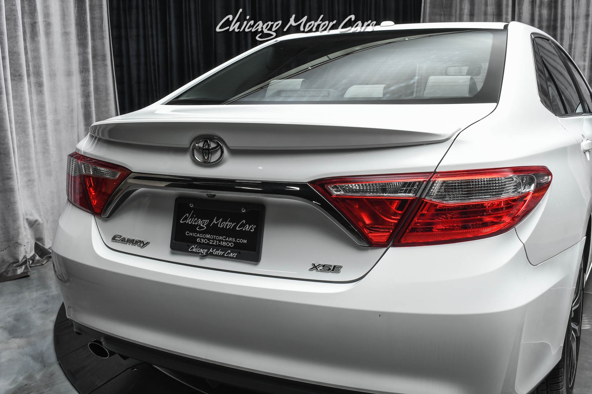 Used-2015-Toyota-Camry-XSE-V6-Navigation-JBL-Upgraded-Audio-Technology-Package