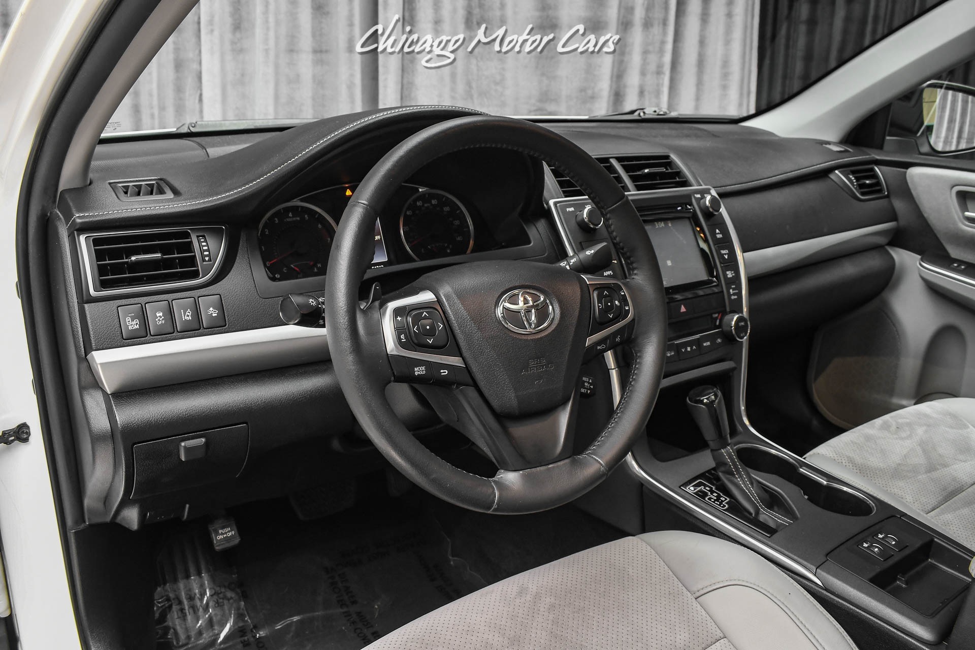 Used-2015-Toyota-Camry-XSE-V6-Navigation-JBL-Upgraded-Audio-Technology-Package