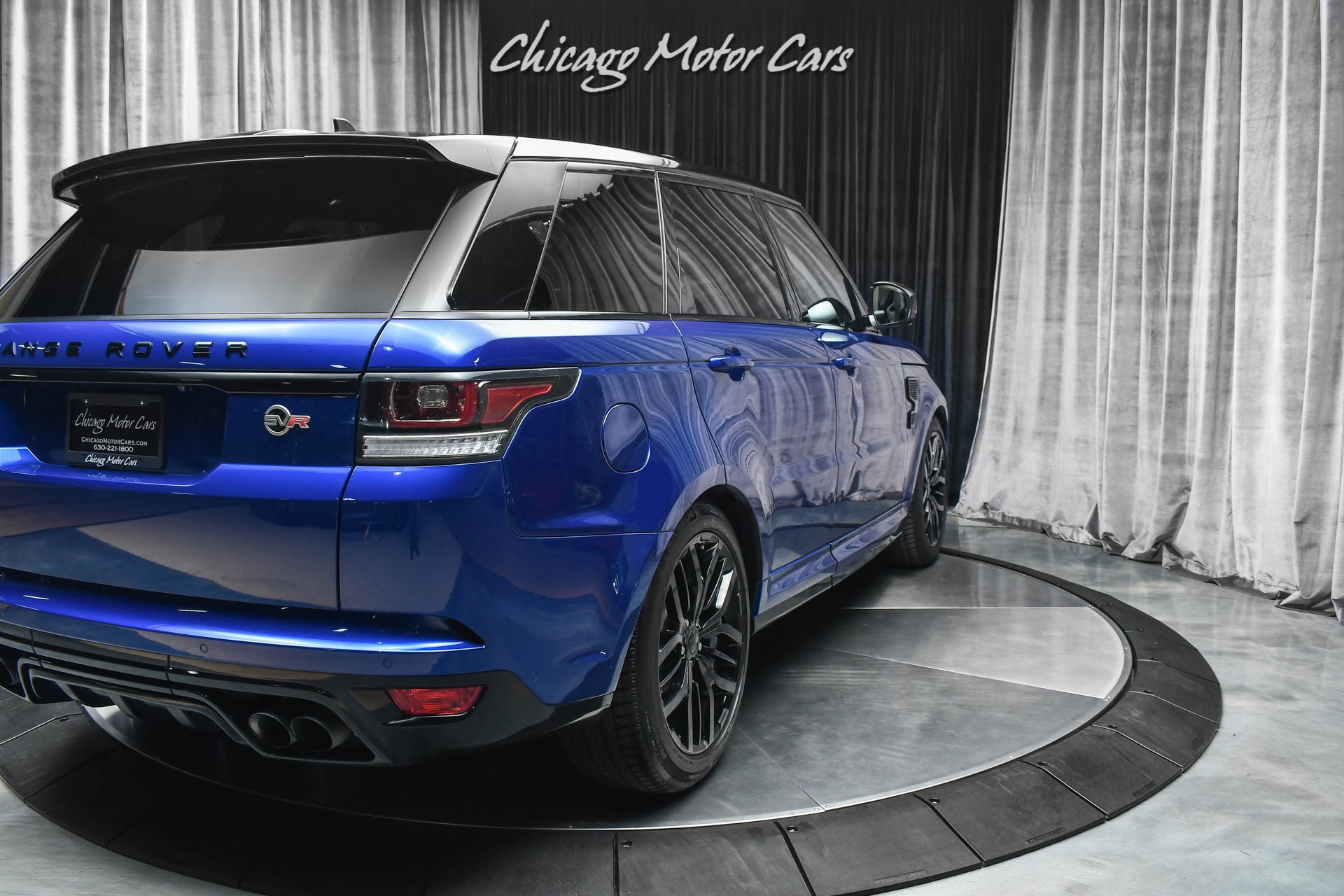 Used-2015-Land-Rover-Range-Rover-Sport-SVR-Loaded-with-Carbon-Fiber-Rare-Color-Combo-Adaptive-Cruise-Control