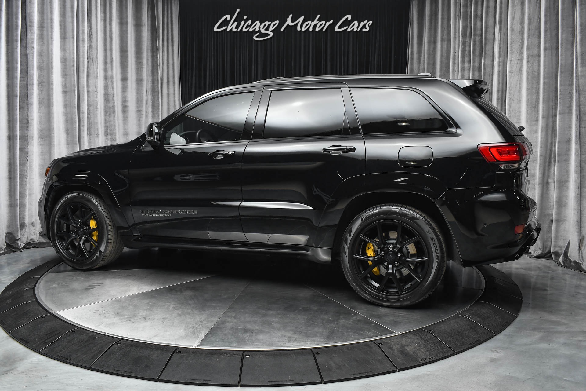 Used-2018-Jeep-Grand-Cherokee-Trackhawk-SUV-REAR-SEAT-ENTERTAINMENT-SIGNATURE-INTERIOR-29K-MILES