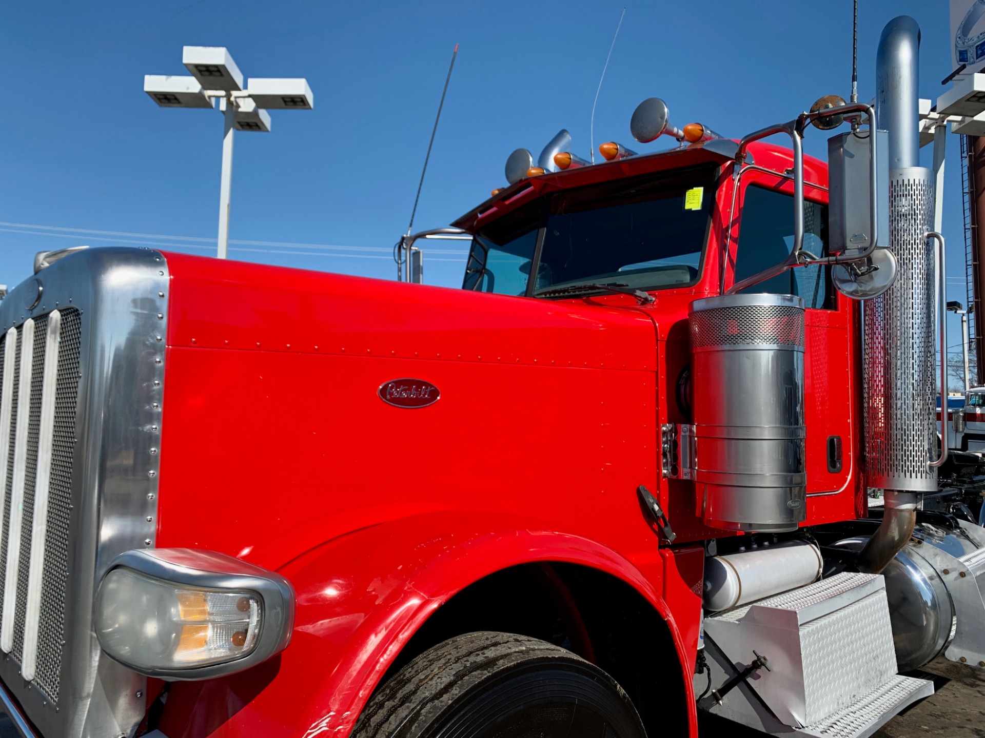 Used-2013-Peterbilt-389-Tri-Axle-Day-Cab---ISX15---500-HP---Wet-Kit