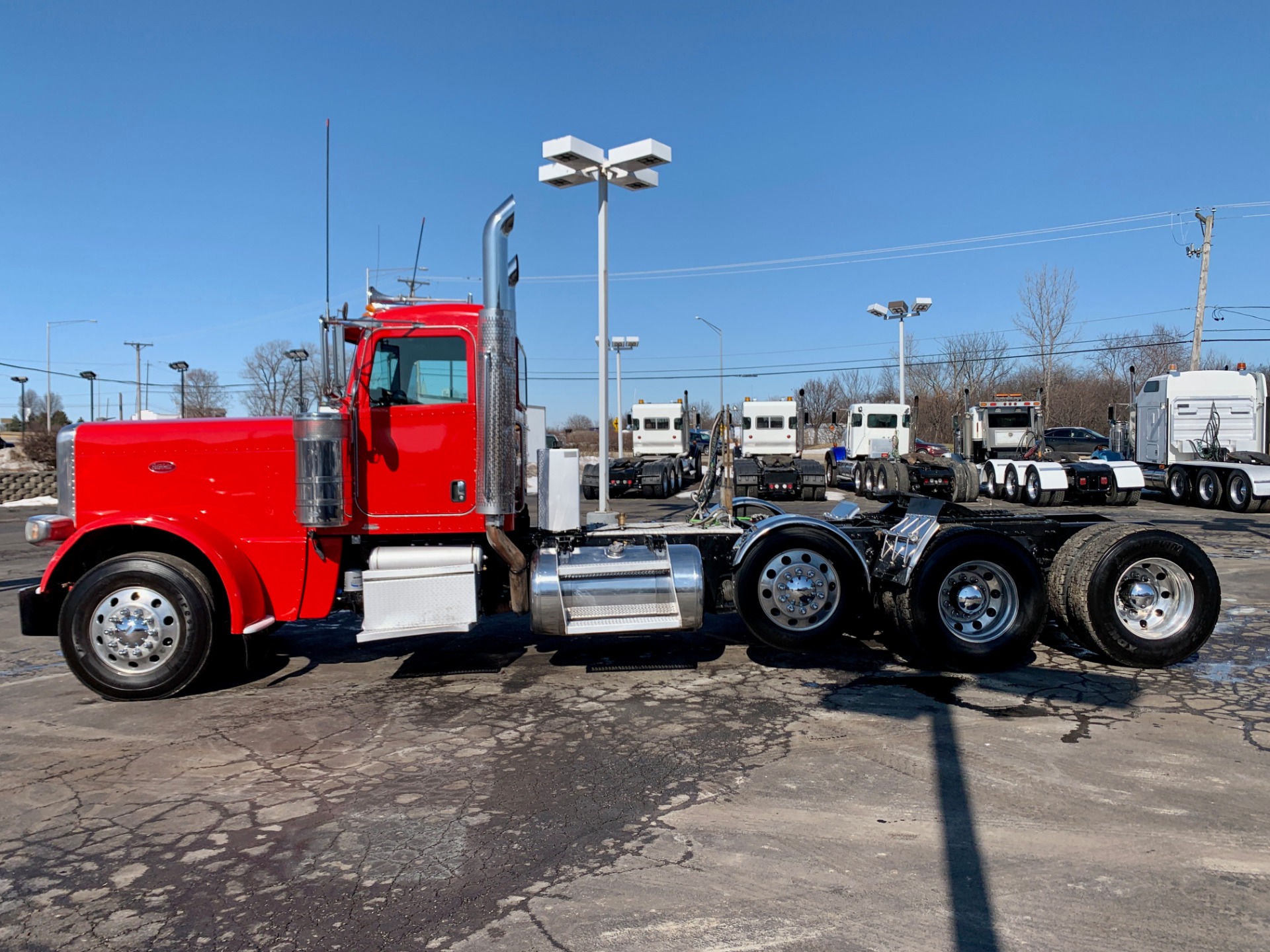 Used-2013-Peterbilt-389-Tri-Axle-Day-Cab---ISX15---500-HP---Wet-Kit