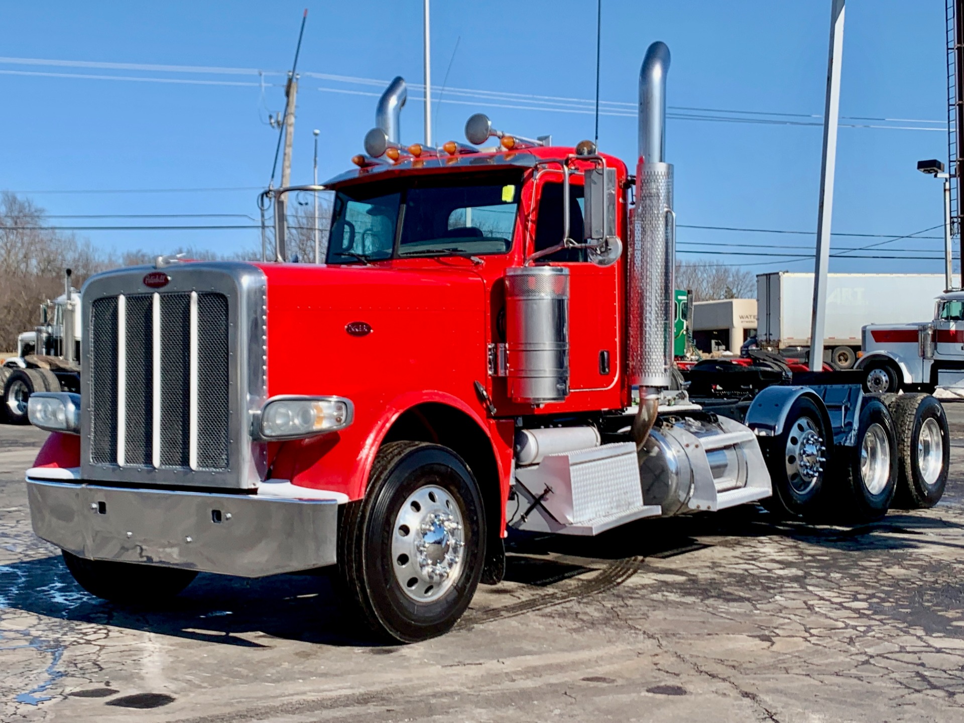 Used-2013-Peterbilt-389-Tri-Axle-Day-Cab---ISX15---500-HP---Wet-Kit