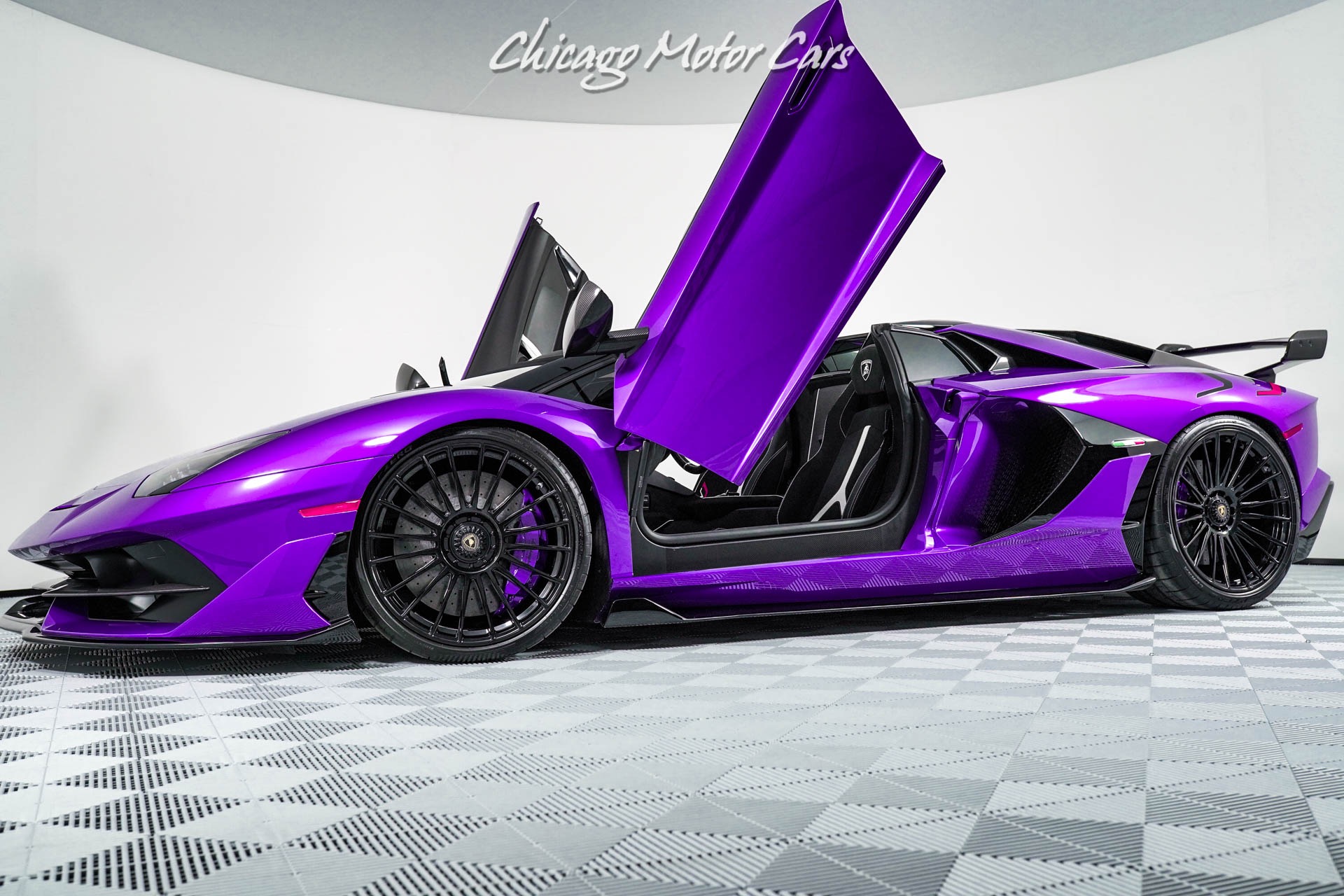 Used-2021-Lamborghini-Aventador-SVJ-Roadster-LP770-4-RARE-Viola-Pasifae-Tons-of-Carbon-Fiber